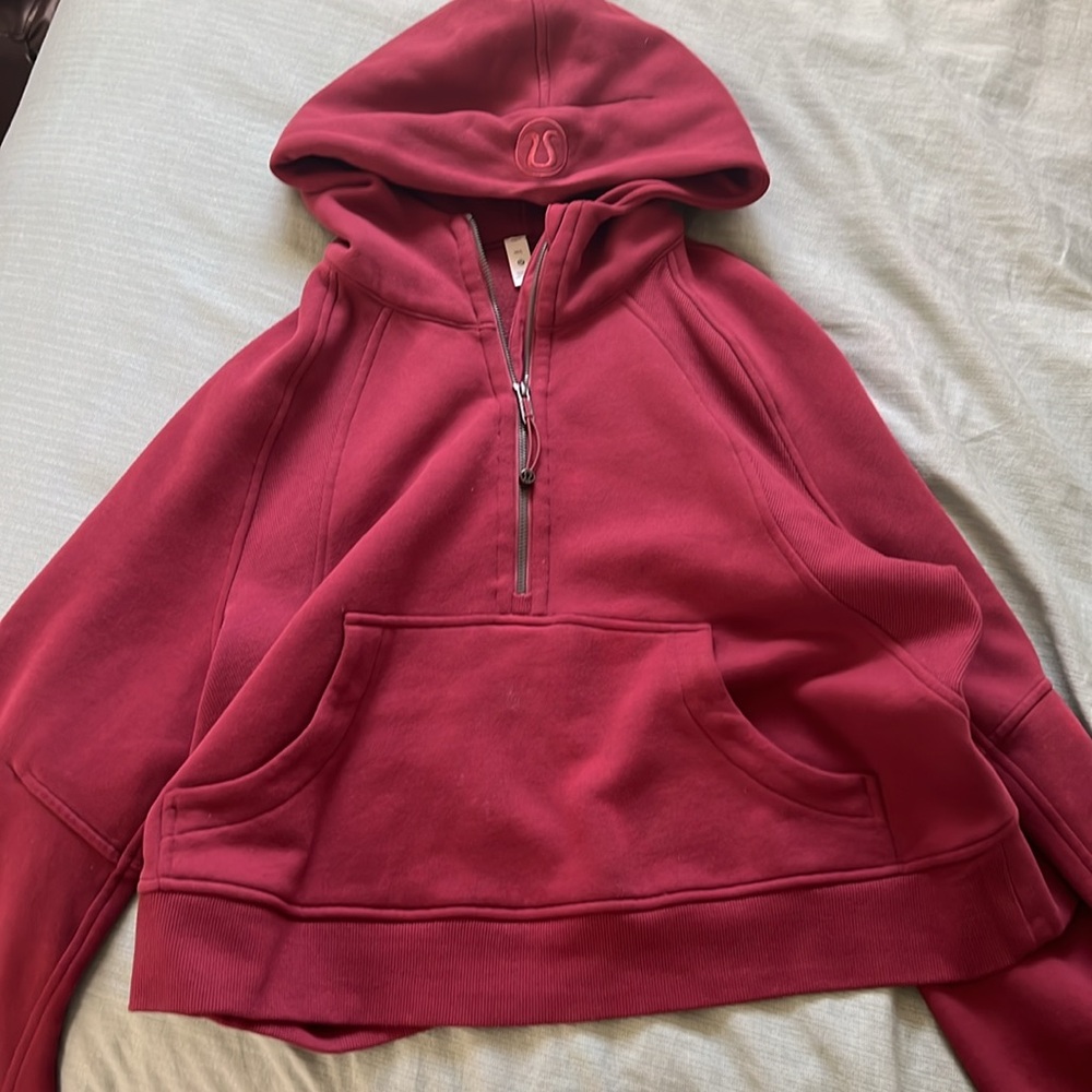Halfzip Lululemon Scuba Hoodie M/L Burgandy/ Red Slight crop
